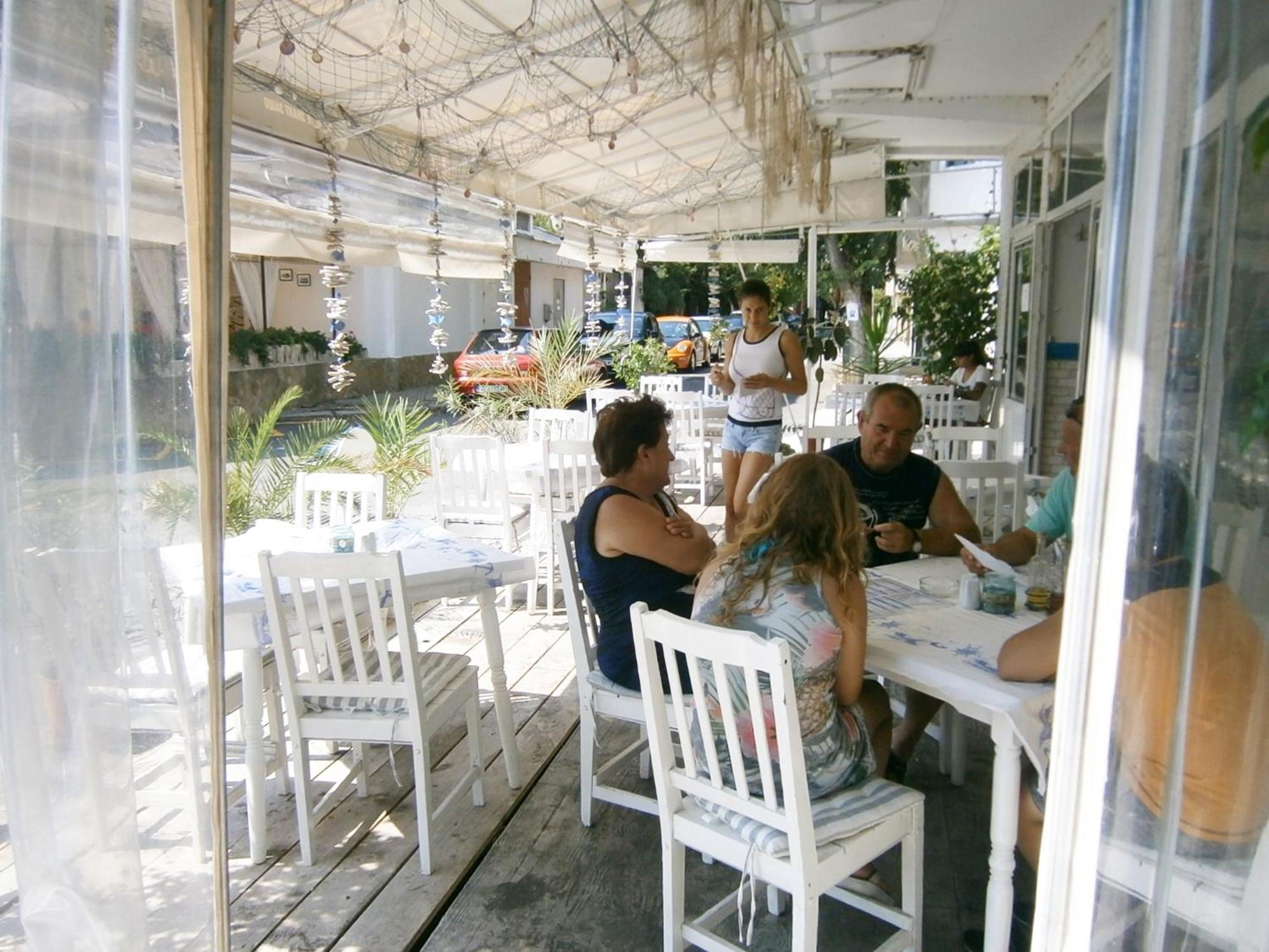 Family Hotel White House Πομόριε Εξωτερικό φωτογραφία